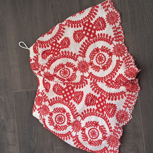 Missguided Red and White Shorts - Picture 6 of 7